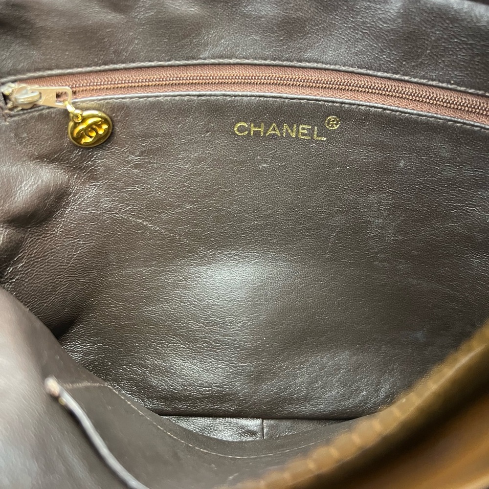 Vintage CHANEL CC Tassel Camera Bag in Tan Leather - GUC - Picture 9 of 14